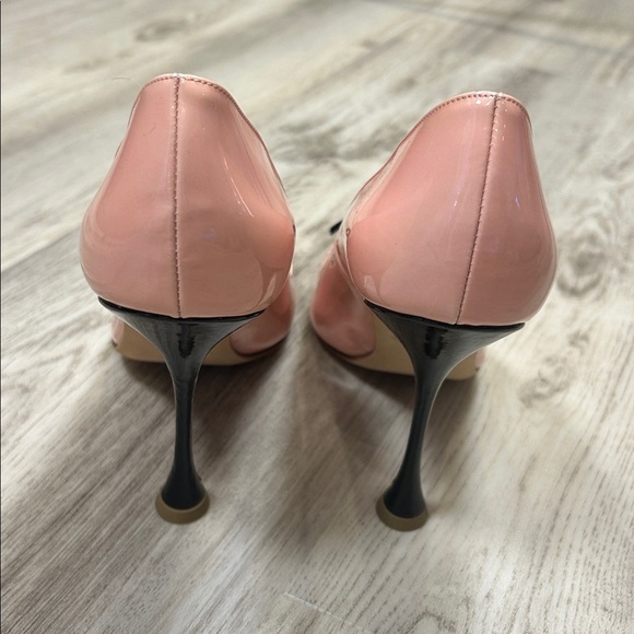 Manolo Blahnik Pink & Black Patent Leather Bow Pumps | Rare Grafa-Line Colorway - Picture 9 of 14